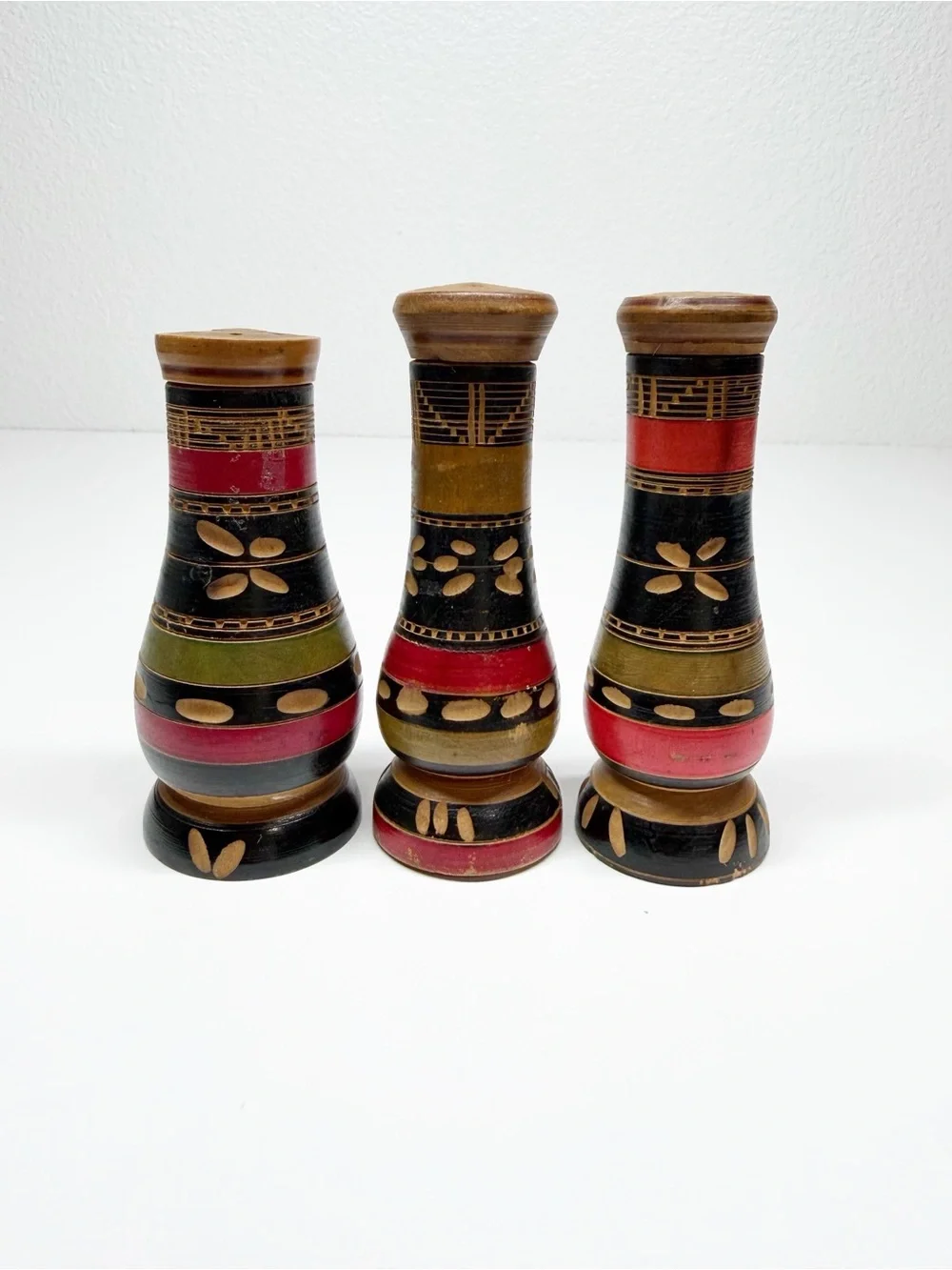 Vintage Mexico Wood Carved Hand Painted Shaker Set